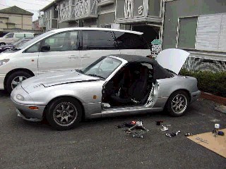 ドアが外れました