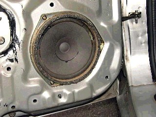 スピーカの取付部